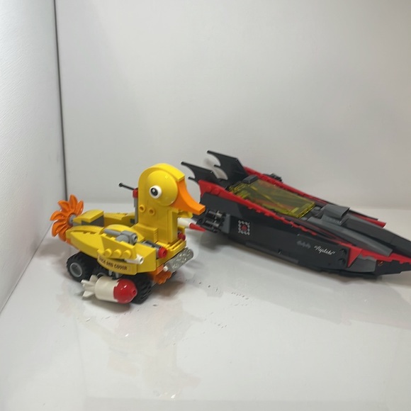 Lego Batcave Break In - Picture 1 of 11